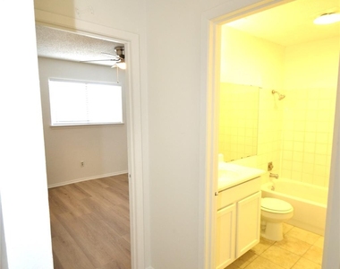 1202 Southport Dr - Photo Thumbnail 19
