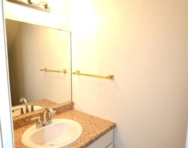 1202 Southport Dr - Photo Thumbnail 5