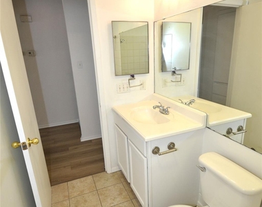 1202 Southport Dr - Photo Thumbnail 15