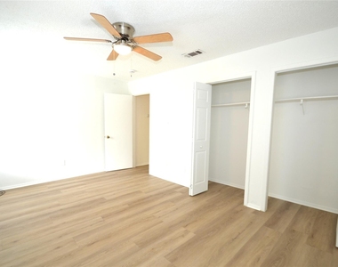 1202 Southport Dr - Photo Thumbnail 18