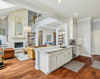 11937 Portobella Dr - Photo Thumbnail 5