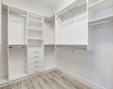 11937 Portobella Dr - Photo Thumbnail 9