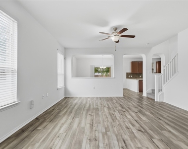 11200 Drumellan St - Photo Thumbnail 7