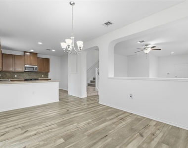 11200 Drumellan St - Photo Thumbnail 18