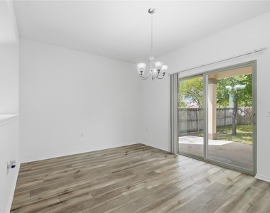 11200 Drumellan St - Photo Thumbnail 15