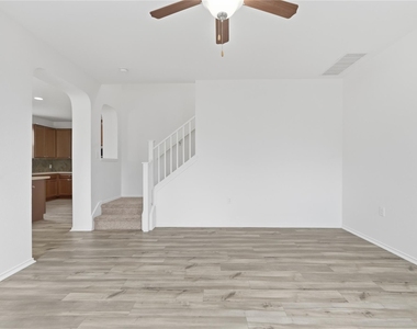 11200 Drumellan St - Photo Thumbnail 9