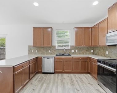 11200 Drumellan St - Photo Thumbnail 23