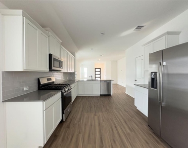 104 Milliner Loop - Photo Thumbnail 3