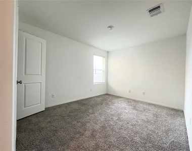 104 Milliner Loop - Photo Thumbnail 12