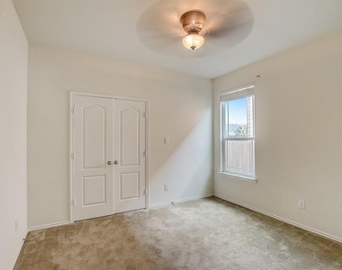 5912 Sardinia Dr - Photo Thumbnail 29