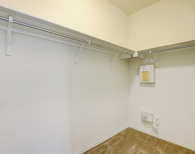 5912 Sardinia Dr - Photo Thumbnail 17