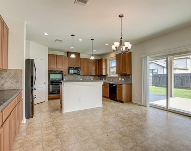 5912 Sardinia Dr - Photo Thumbnail 5