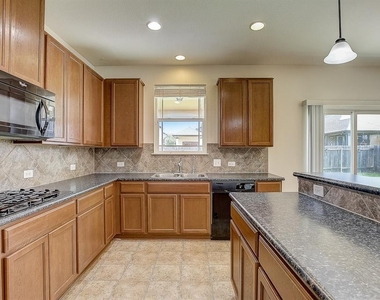 5912 Sardinia Dr - Photo Thumbnail 7
