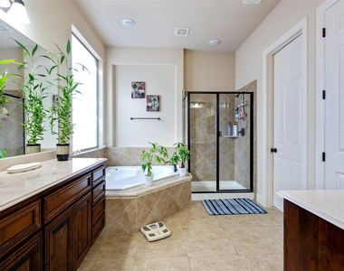 3808 Avery Woods Ln - Photo Thumbnail 9