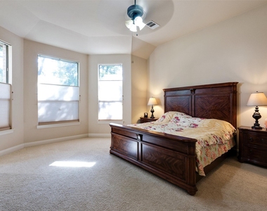 3808 Avery Woods Ln - Photo Thumbnail 8