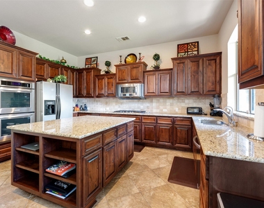 3808 Avery Woods Ln - Photo Thumbnail 7