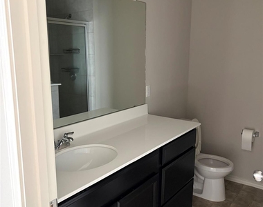 352 Martha Dr - Photo Thumbnail 11