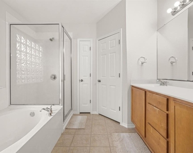 11412 Lemuel Ln - Photo Thumbnail 10