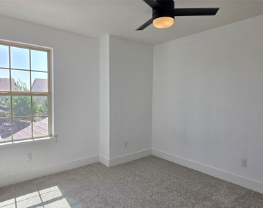 500 White Steppe Way - Photo Thumbnail 17