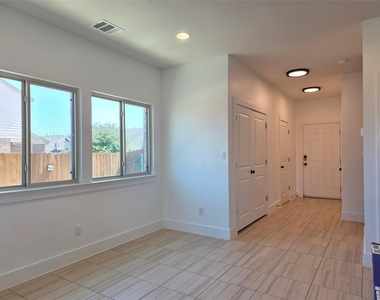 500 White Steppe Way - Photo Thumbnail 7