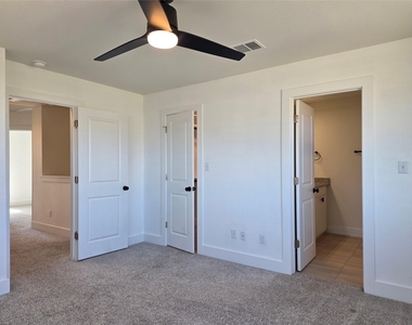 500 White Steppe Way - Photo Thumbnail 11