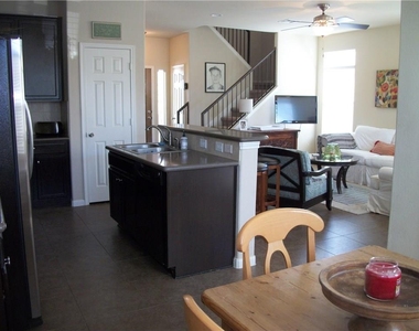 933 Heritage Springs Trl - Photo Thumbnail 4