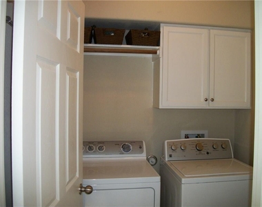 933 Heritage Springs Trl - Photo Thumbnail 7