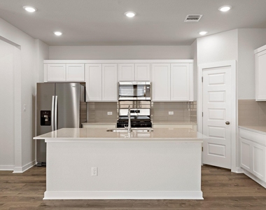 2415 Ekvall Dr - Photo Thumbnail 8