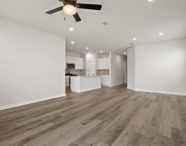 2415 Ekvall Dr - Photo Thumbnail 5