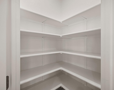 2415 Ekvall Dr - Photo Thumbnail 11