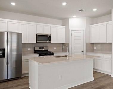 2415 Ekvall Dr - Photo Thumbnail 7