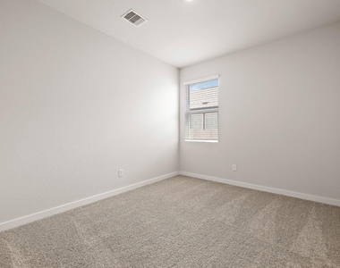 2415 Ekvall Dr - Photo Thumbnail 17