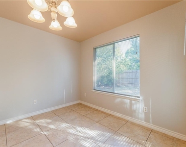 1506 Mayapple St - Photo Thumbnail 10