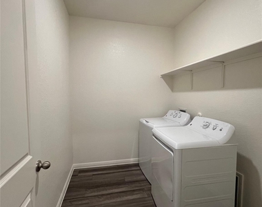 124 Rother Pl - Photo Thumbnail 7
