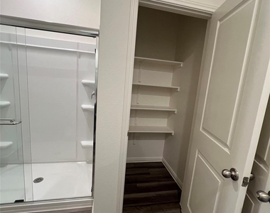 124 Rother Pl - Photo Thumbnail 5