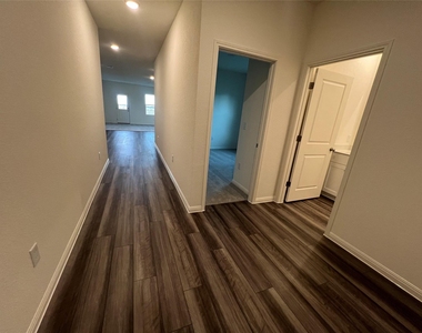 124 Rother Pl - Photo Thumbnail 2