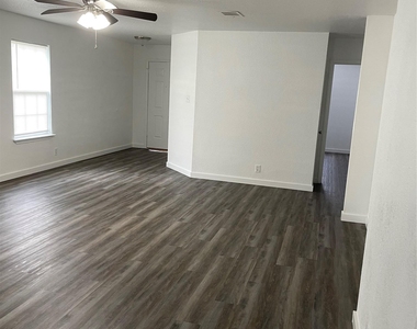 304 Will Ln - Photo Thumbnail 6