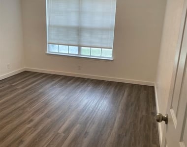 304 Will Ln - Photo Thumbnail 13