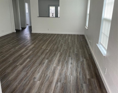 304 Will Ln - Photo Thumbnail 5