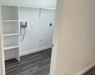 304 Will Ln - Photo Thumbnail 4
