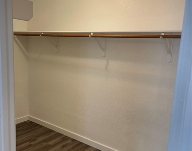 304 Will Ln - Photo Thumbnail 10