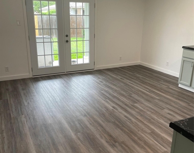 304 Will Ln - Photo Thumbnail 3
