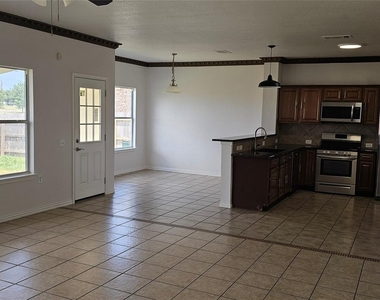 3113 Centrum Dr - Photo Thumbnail 1