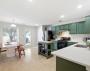 185 Sampson - Photo Thumbnail 4