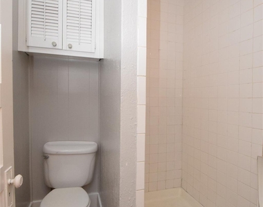 407 E 30th St - Photo Thumbnail 9