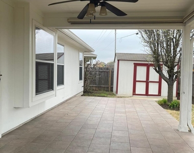 2516 Pearson Way - Photo Thumbnail 23