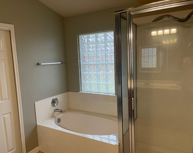 2516 Pearson Way - Photo Thumbnail 21