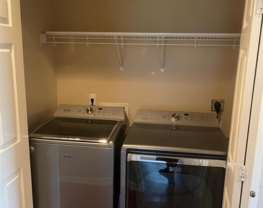 2516 Pearson Way - Photo Thumbnail 14