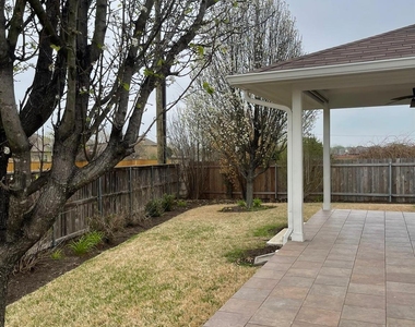 2516 Pearson Way - Photo Thumbnail 25