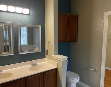 2516 Pearson Way - Photo Thumbnail 22